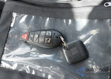 2020 Dodge Grand Caravan Sxt z USA, uszkodzony, nr VIN 2C4RDGCG7LR196557